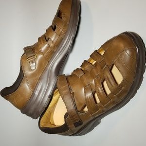 Diabetic fishermens Women's Leather Sandals Dr. Comfort, brown leather.